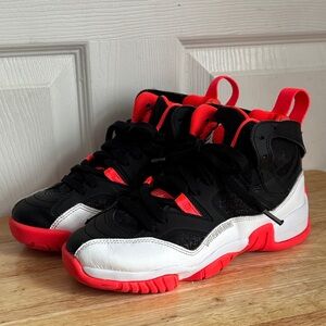 Jordan Jumpman Two Trey Black/White/Infrared 23 Grade School Boys' Shoe Size 4Y
